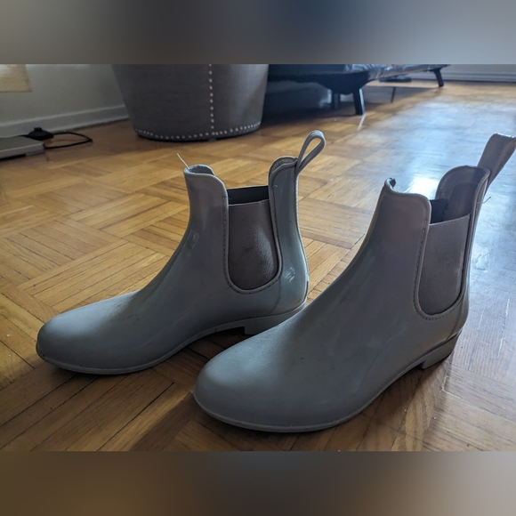 Grey Chelsea Boots Size US 10 - Picture 3 of 3